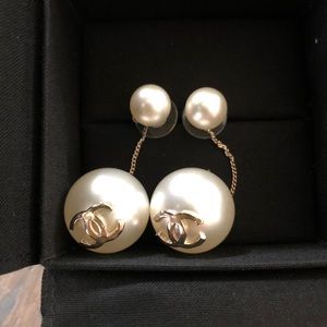 Chanel pearl earrings , brand new.